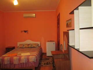 Гостиница Итальянский Дворик Феодосия Двухместный номер с 2 отдельными кроватями-1